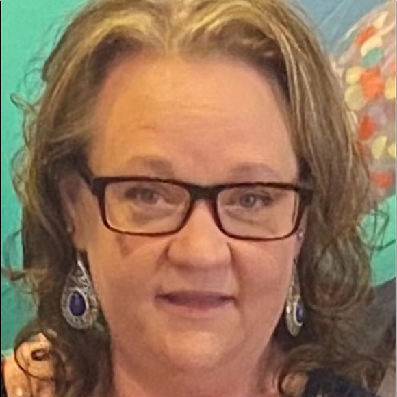 Meet your Posher, Cindy - Picture 1 of 1